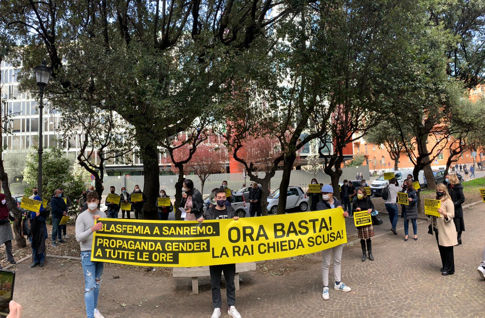 Rai, Pro Vita & Famiglia: «Flashmob alla Rai di Roma e Milano: stop a un monopolio indecente e offensivo che ci costa 2 miliardi» 1